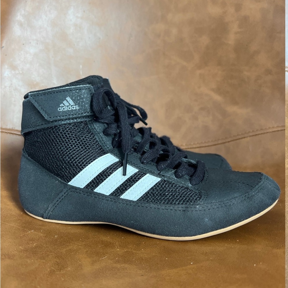 Adidas Kid's HVC 2 Wrestling Shoes Sneaker Black White Stripes Size 3